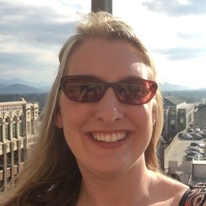 Meet your Posher, Brooke
